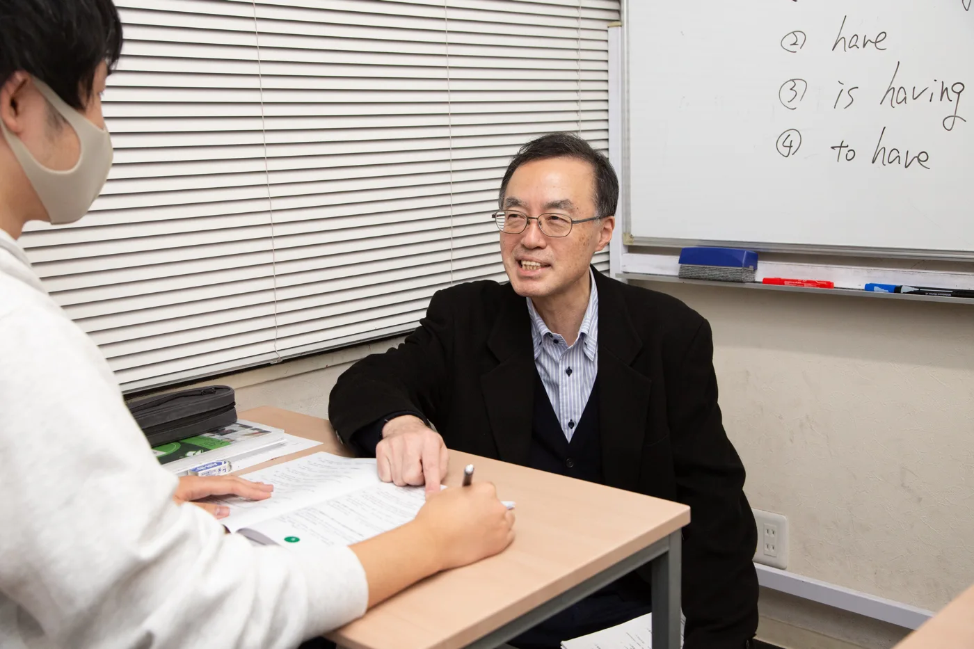 生徒を指導する森下壽信先生