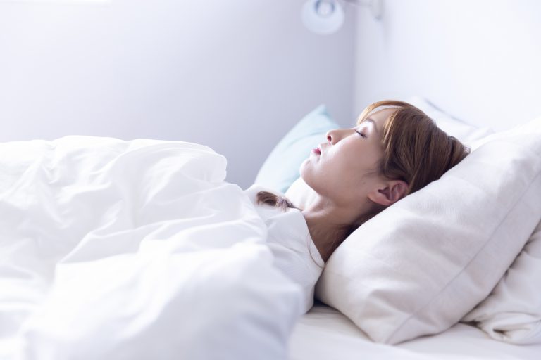 受験生の適切な睡眠時間は？寝不足が勉強に与える影響や良質な睡眠のポイントも解説