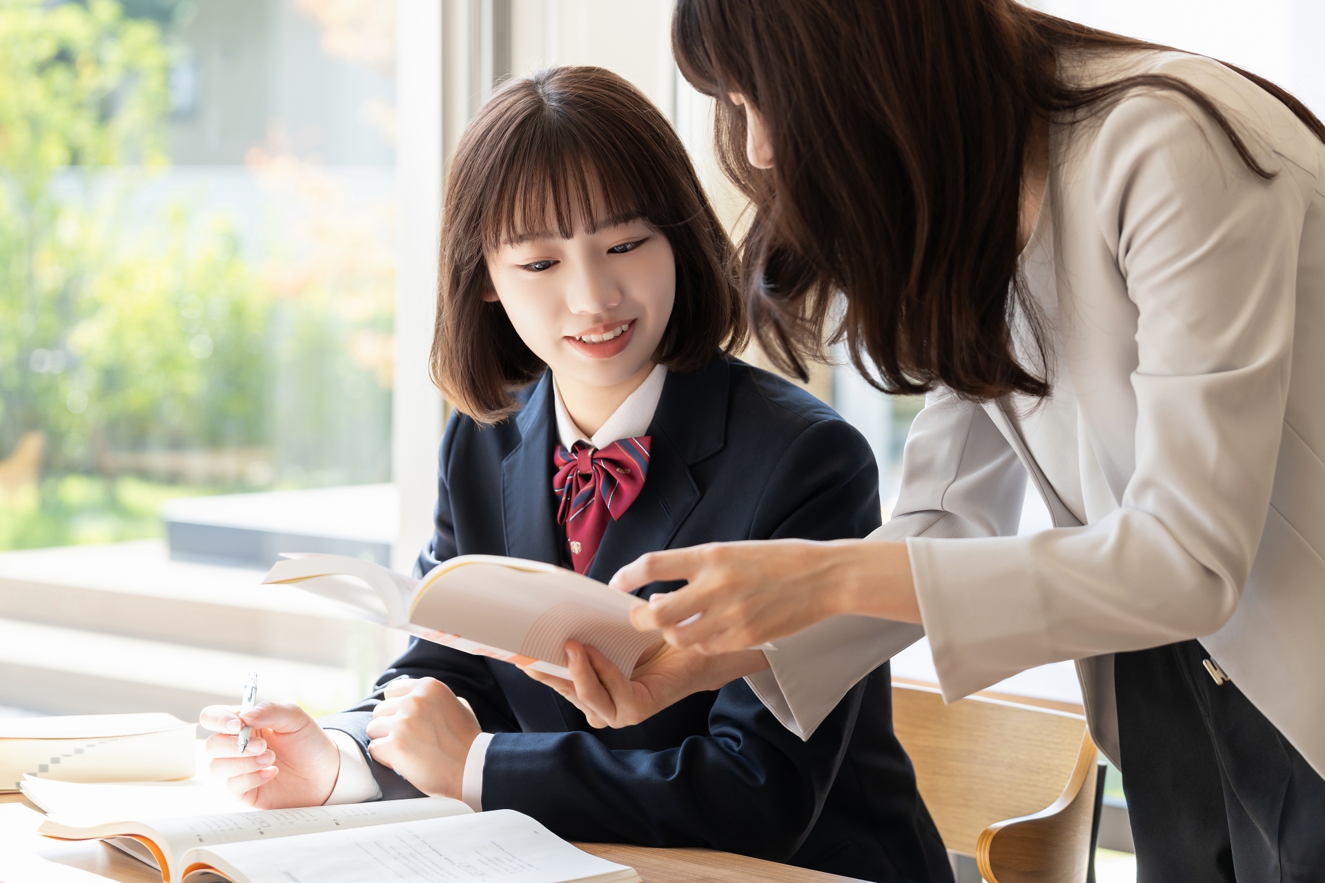 指導中の女子学生