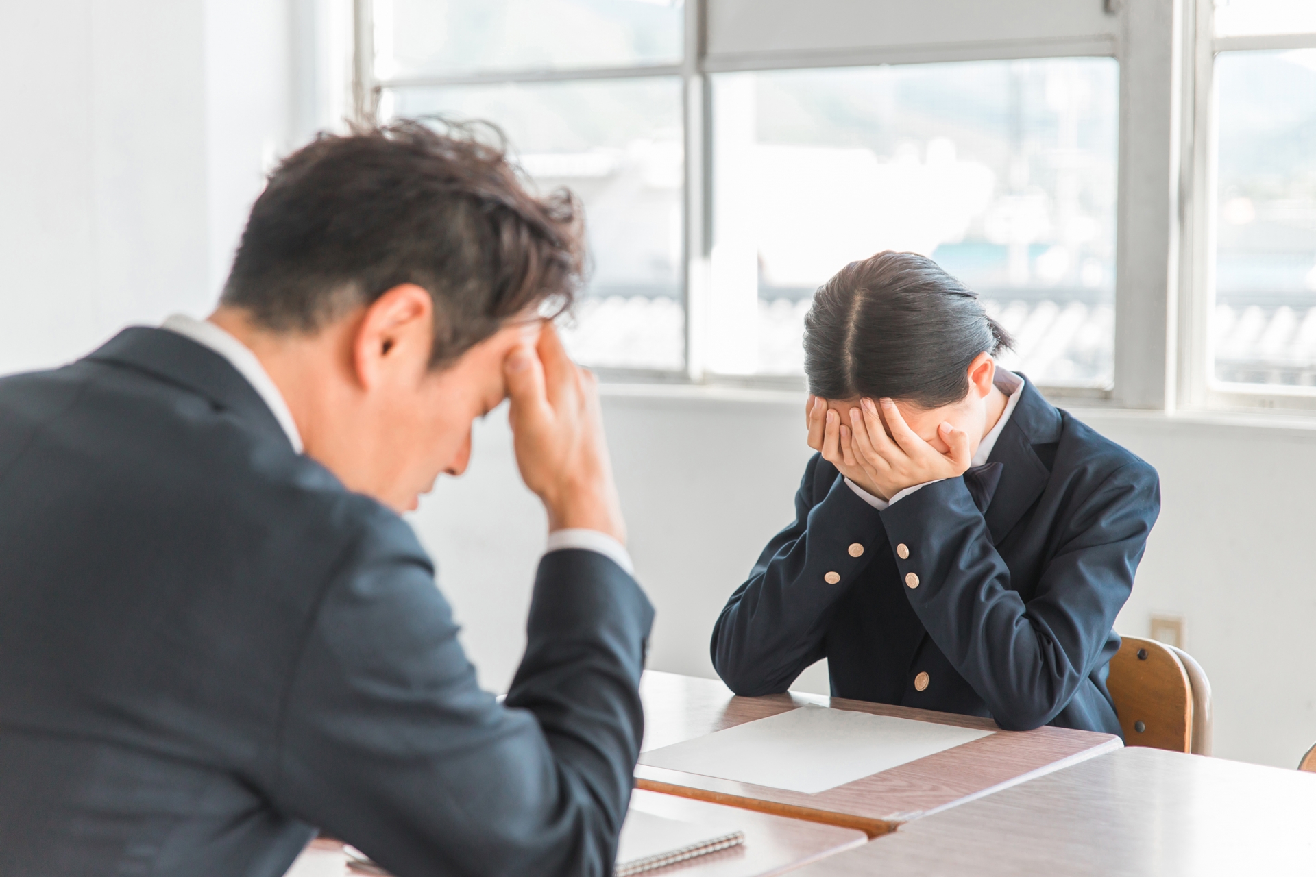 成績低下に困る先生と生徒