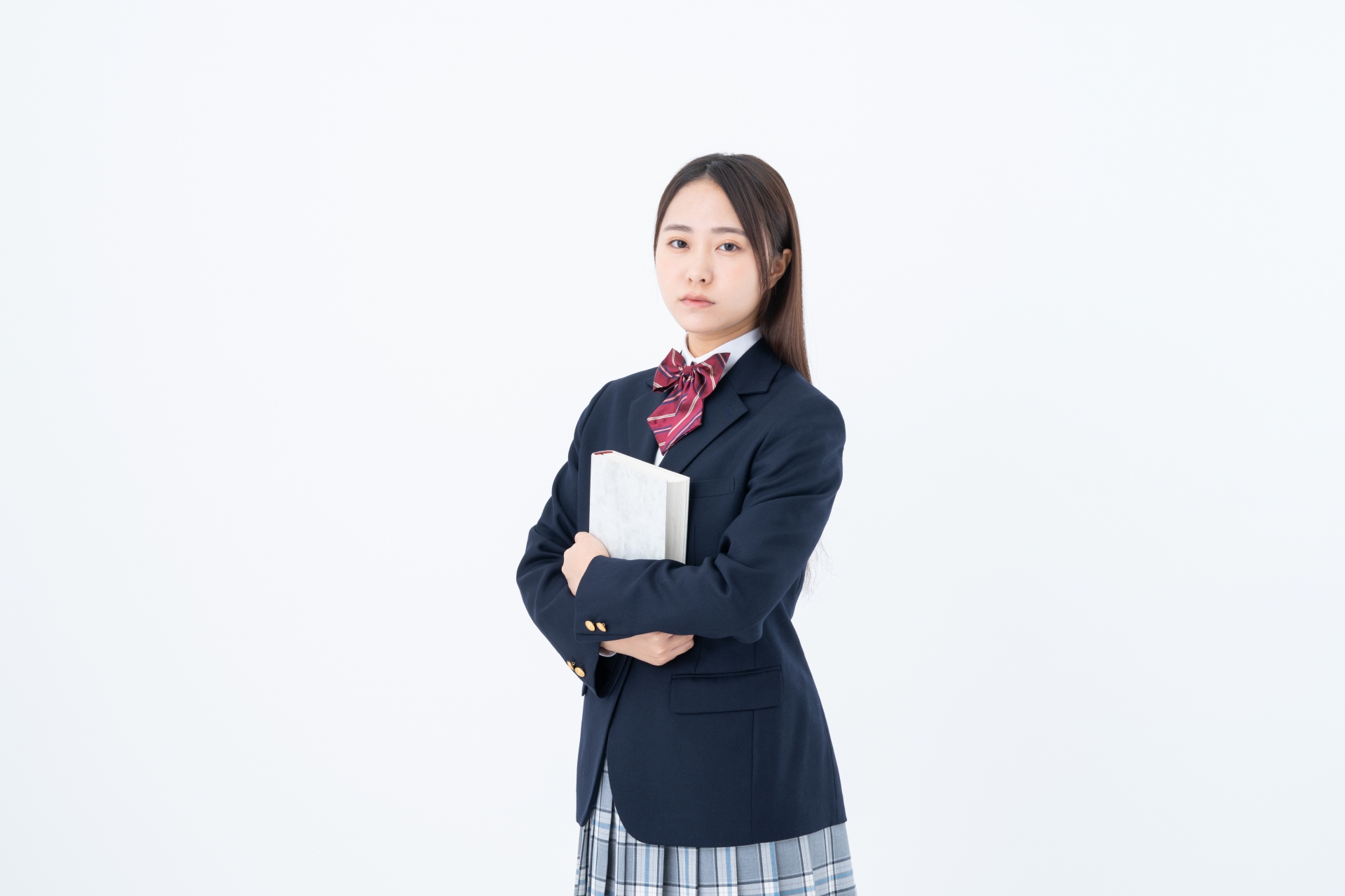 真剣な表情の女子高生