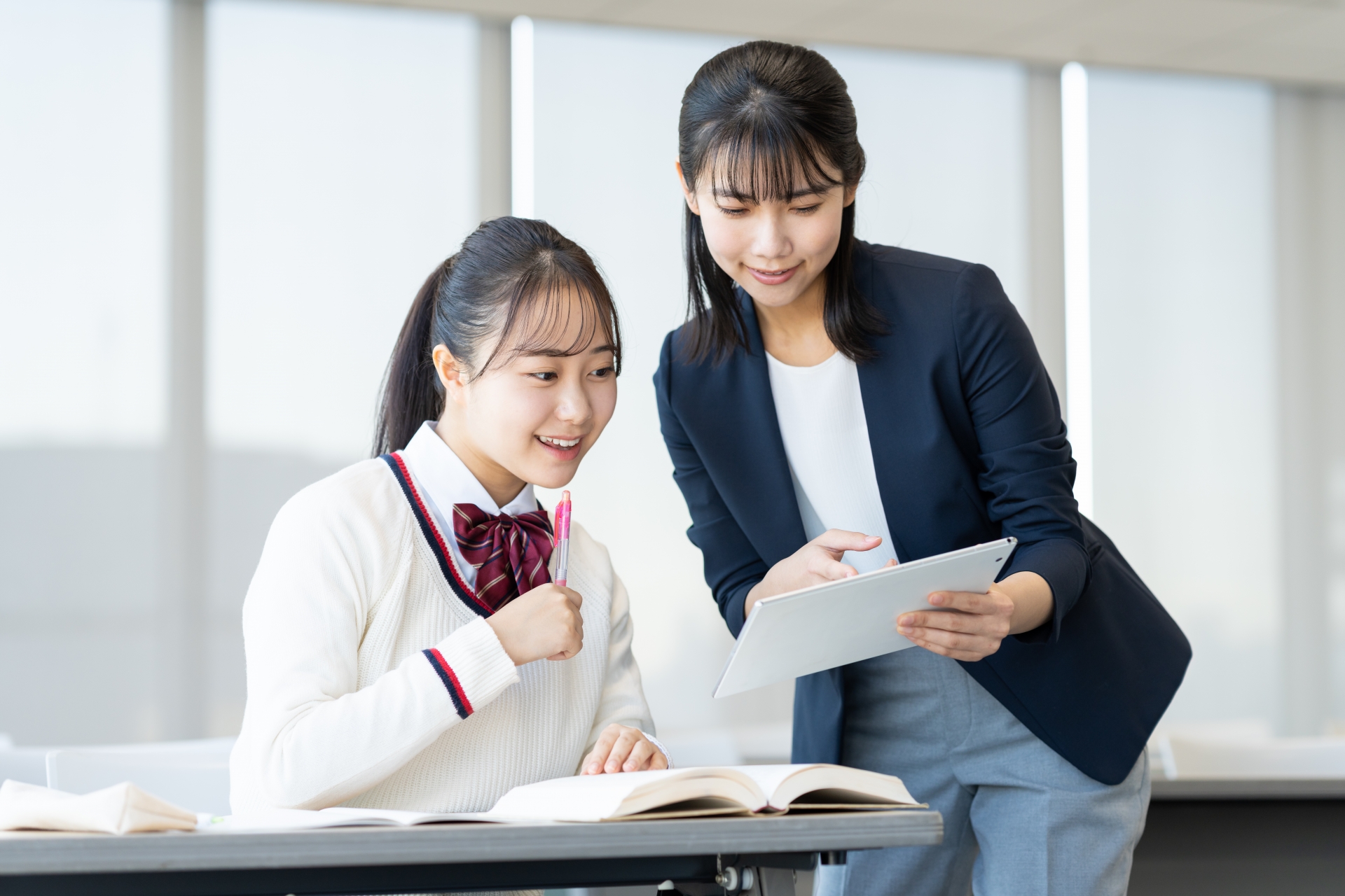 塾の女子高生と先生