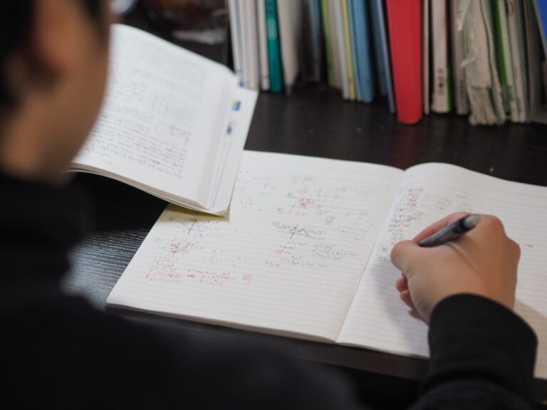 なぜ数学が苦手になるのか？克服するためのコツや苦手分野の勉強法を解説