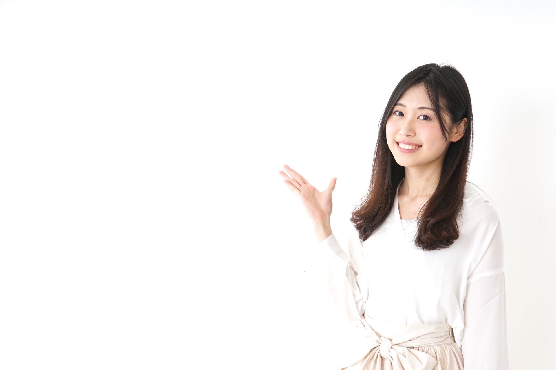 ポイントを指差す女性