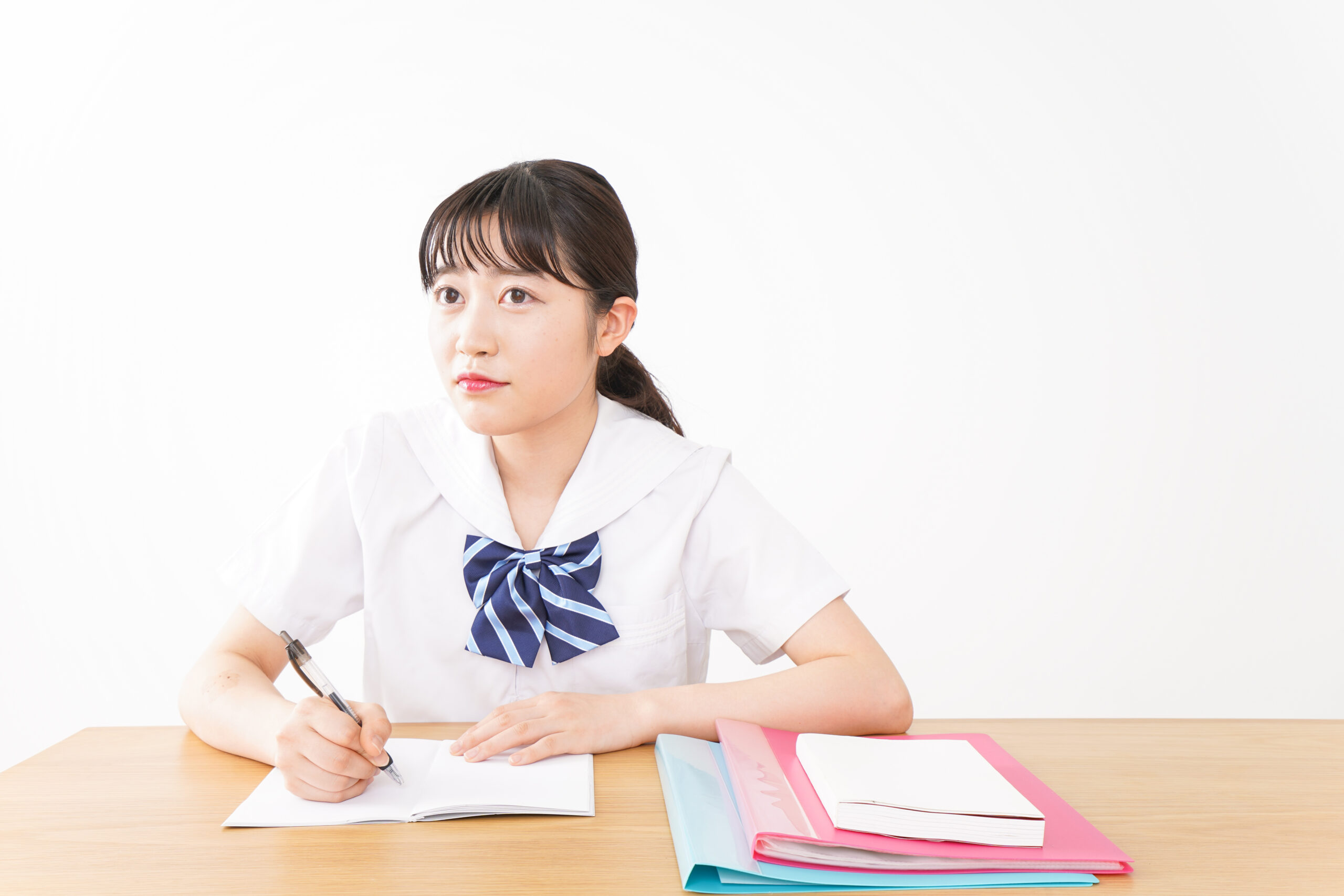 勉強する学生