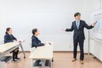 大学受験をする高校生が夏期講習を受けるメリット｜予備校や塾の選び方、費用相場も解説