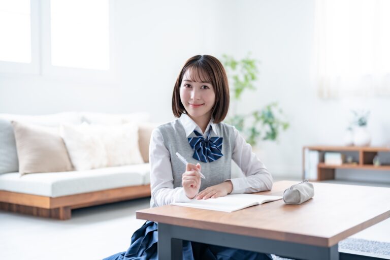 大学受験をする高校生の夏休みの勉強時間は？学年別の目安や勉強のポイントも解説