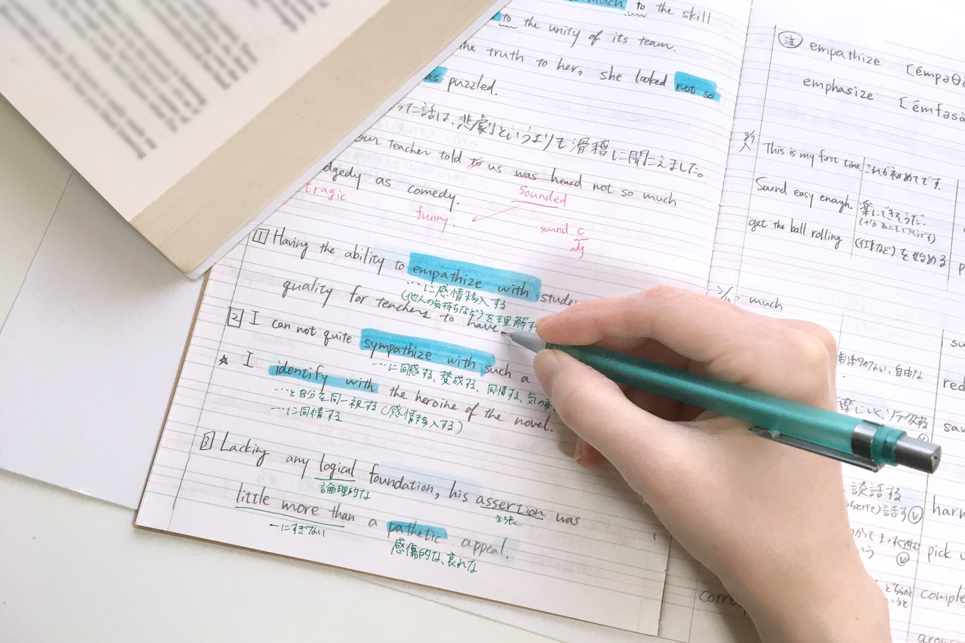 英語学習ノートに書く手元のイメージ