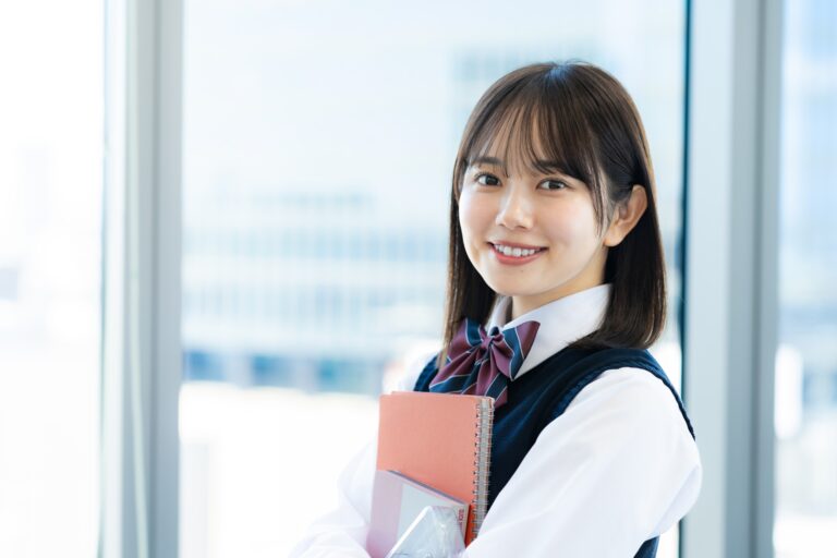 文系から医学部を目指すのは可能？目指せる理由や入試の種類、医学部合格のポイントを解説
