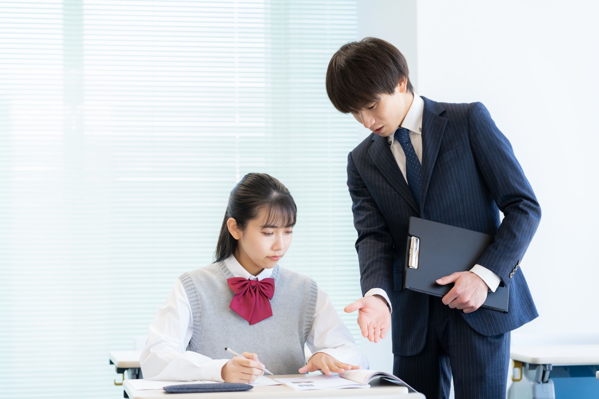 予備校で勉強する