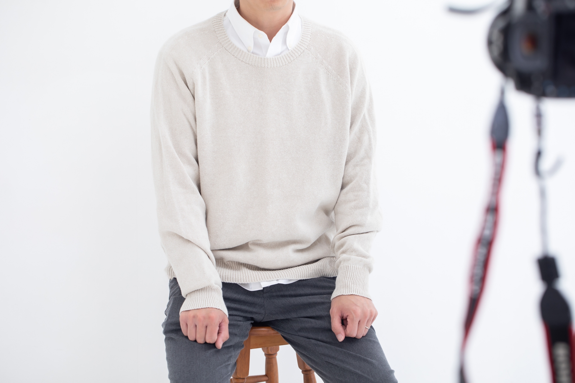 証明写真を撮る様子