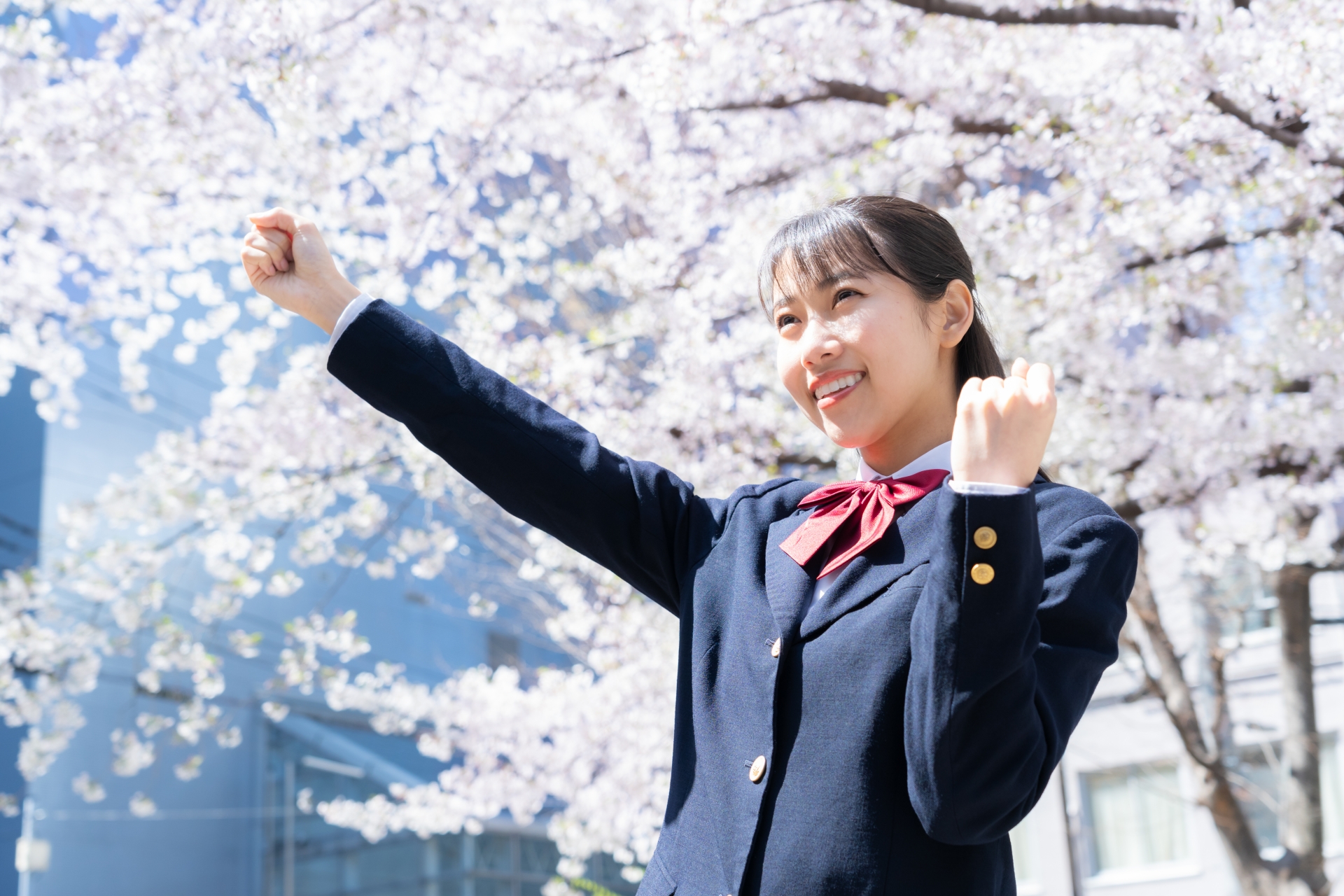 桜と女子高生