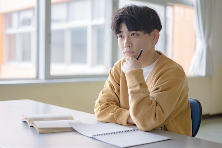 医学部の平均浪人年数はどのくらい?浪人の注意点、合格するための秘訣も解説!