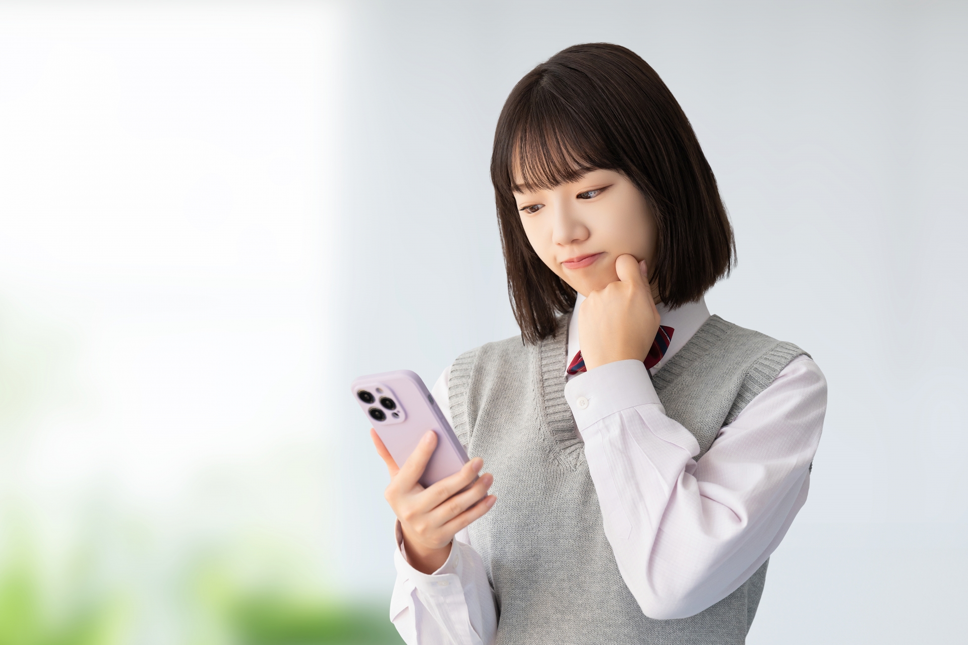 受験生・制服姿の女子高校生