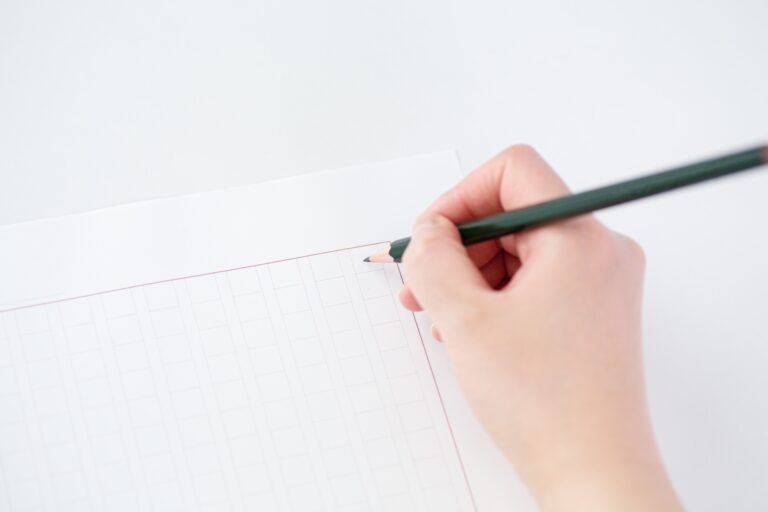 小論文と作文の違い？書き方のポイントや試験対策について解説
