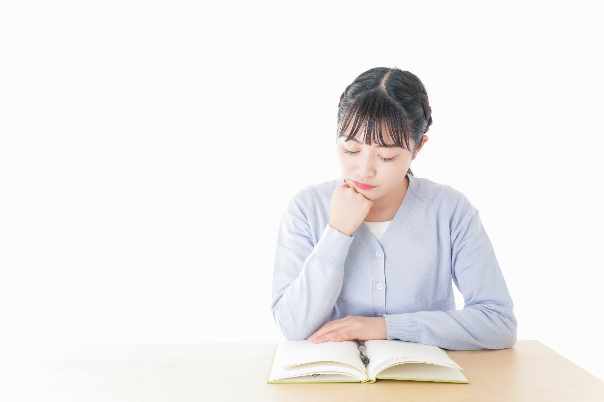 悩む若い女子学生